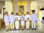 รับพระราชทานพระบรมฉายาลักษณ์ พระบาทสมเด็จพระเจ้าอยู่หัว ที่ฉ